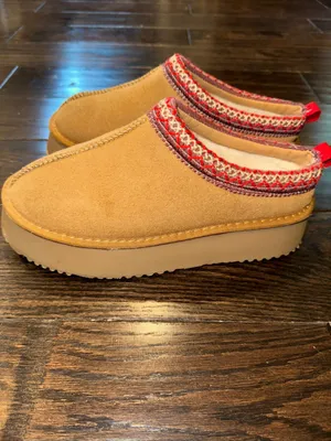 Cozy Tan Slip-On Slippers with Red Trim size 41/9.5 thumbnail 4