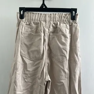 H&M high waisted cream pants size 2 thumbnail 3