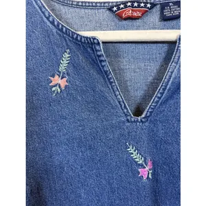Vintage Agapo Womens Denim Shirt Size XL Embroidered Flowers Boho Cottage Top thumbnail 3