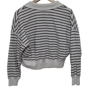 Womens Abercrombie & Fitch White Black Striped Long Sleeve V-Neck Sweater Size S thumbnail 2