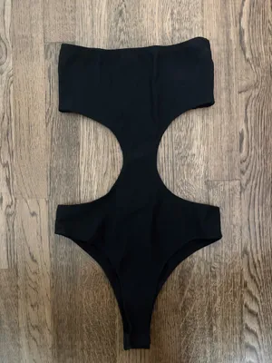 Edikted Vivie Ribbed Cut Out Black Bodysuit thumbnail 3
