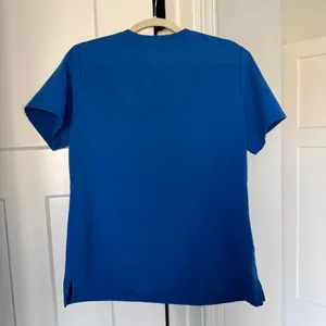 Figs Blue Top Short Sleeve Technical V Neck‎ Scrubs Shirt thumbnail 5