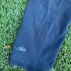 Alo Yoga Capri Leggings thumbnail 2