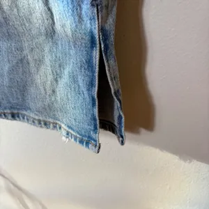 Abercrombie & Fitch '90s Straight Ultra High Rise‎ Jeans Size 29R Light Wash thumbnail 6