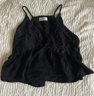 Black Peplum Tank Size M thumbnail 1