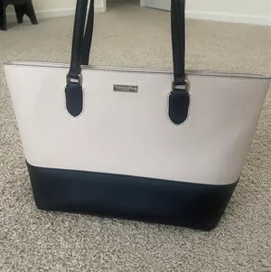 Black And White Leather Purse thumbnail 9