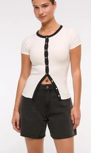 ABERCROMBIE & FITCH NWT Curve Love Mid Rise Loose Short in‎ Black thumbnail 1