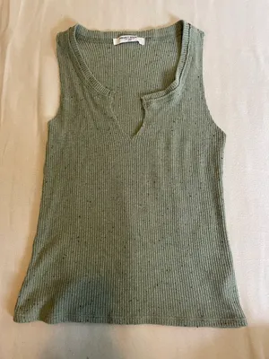 Green T-shirt thumbnail 1