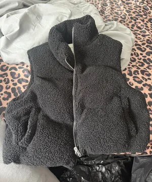 hyfve sherpa puffer vest ! thumbnail 1