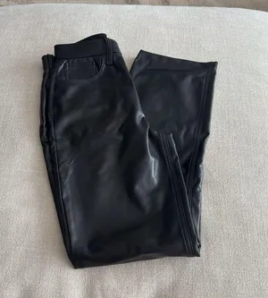 Abercrombie High-Rise Ultra Straight 90s Leather Pants thumbnail 1