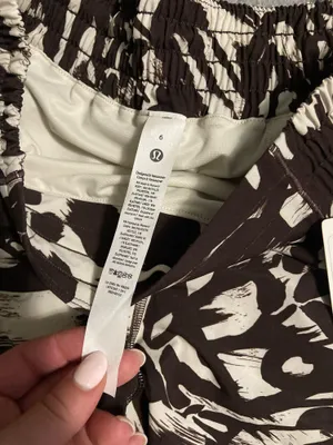 Lululemon Hotty Shorts thumbnail 5