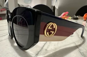 Gucci sunglasses. Thick cat eye frames thumbnail 1