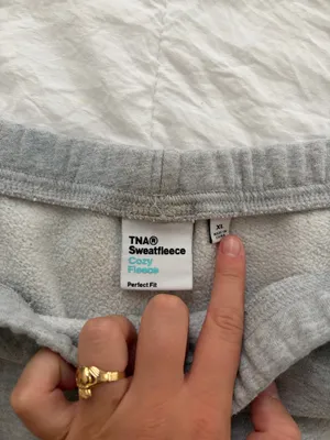 Sweatshorts Aritzia TNA thumbnail 2