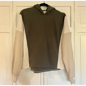 Abercrombie & Fitch Soft AF colorblock cropped hoodie small thumbnail 3