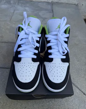 Nike Jordan 1 low SE Altitude Green thumbnail 1