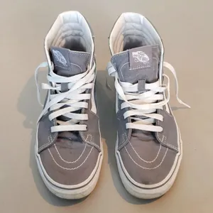 Light Gray Vans Sk8-Hi Skate Shoe -Vans Classic Sneakers (Unisex) thumbnail 2