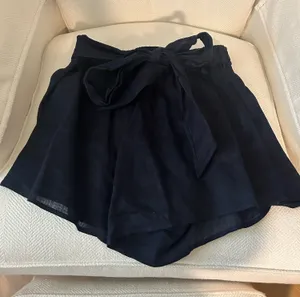 Zara Navy Tie Linen Shorts  thumbnail 1