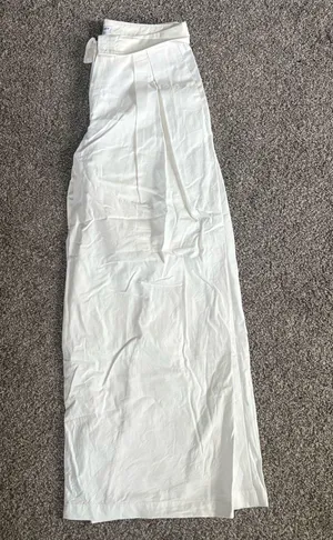 Source Unknown White Pants Size 2 thumbnail 1