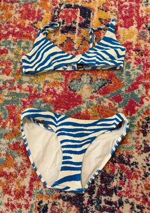 Zebra blue triangle swimsuit Size XXS thumbnail 1