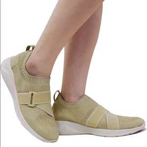 Women's lightweight sneakers Size 8.5 thumbnail 2