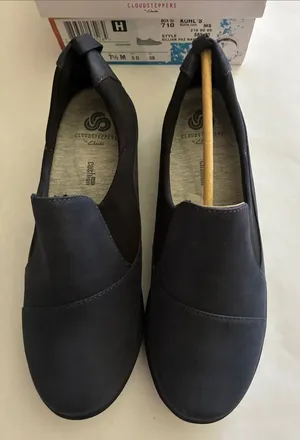 Clarks Cloudsteppers Women's Dark Navy Slip-On Loafers thumbnail 1