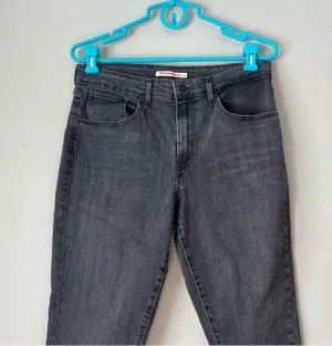Levi Strauss 721 High Rise Skinny Jean in Faded Black Size 31 thumbnail 6