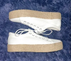 White Shoes Size 8 thumbnail 1