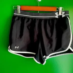 Under Armour Running Shorts‎ Black with Built In Panty Size Small EUC! thumbnail 1