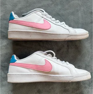Nike  thumbnail 1