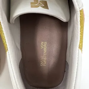 Diane Von Furstenberg Tess 9 Lace Up‎ Sneakers Gold & Red Stripe & Floral Design thumbnail 16