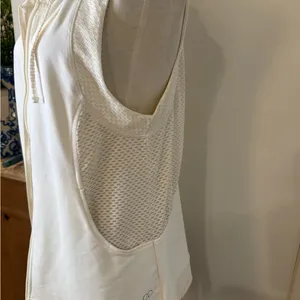 CALIA by Carrie Underwood Sleeveless Hooded Zip Vest in Ivory Cream thumbnail 2