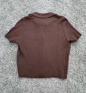 H&M Very cute, it lands right above belly button. Size: Small Color: Brown thumbnail 2