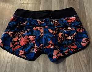Lululemon Hotty Hot Short 2.5” thumbnail 1