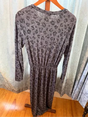 Old navy Women’s Gray Long Sleeve Printed Midi Dress thumbnail 3