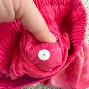 Lululemon Women’s Hotty Hot Short 2.5” in Tidal Trip Boom Juice/Boom Juice 4 thumbnail 9
