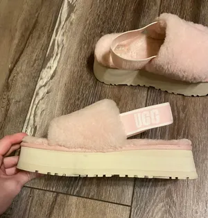 UGG disco Slides thumbnail 3