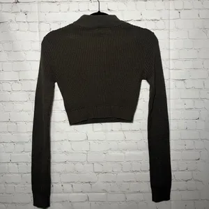 NWT GARAGE Mock Neck Ribbed Long Sleeve Cropped Sweater‎ Olive Green Size XS thumbnail 7
