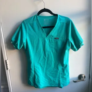Figs Peridot Puff‎ Sleeve Scrub Top small nurse workwear hospital thumbnail 2