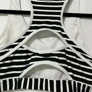 Athleta Black White Striped Wireless Sports Bra Womens XS Athletic Classic Gym thumbnail 3