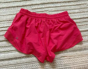 Lululemon Shorts Hotty Hot 2.5" Pink thumbnail 2