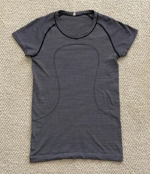 LULULEMON Swiftly Tech Short Sleeve Crew T-Shirt 6 Hyper Stripe Black Like New thumbnail 1