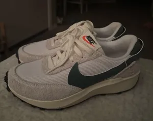 Brand new nike tennis shoes thumbnail 1