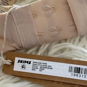 Skims Wireless Form Pushup Plunge Bra Sand Size 42C thumbnail 7