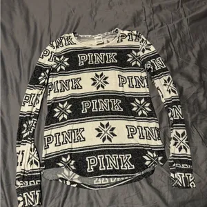 Victoria's Secret Black and White Long Sleeve Pajama Top thumbnail 1