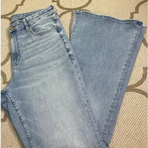 American Eagle Curvy Super High Rise Flare Jeans Stretch Slit Hem Size 10 thumbnail 1