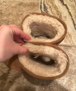 UGG Boot thumbnail 3