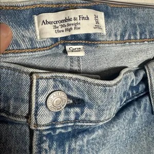 Abercrombie & Fitch Blue 90s Straight Ultra High Rise Jeans Size 34 Curve Love thumbnail 2