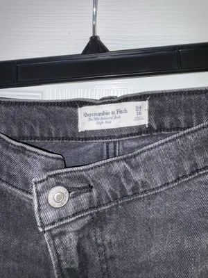 Abercrombie Jeans 90s High-Rise Relaxed thumbnail 2