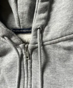 Brandy Melville sweatshirt thumbnail 3