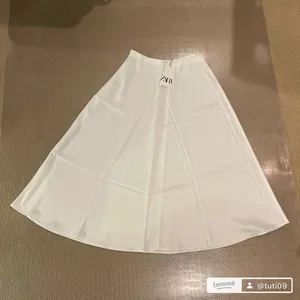 Zara A-line Beige Satin Midi Skirt. Size S thumbnail 3